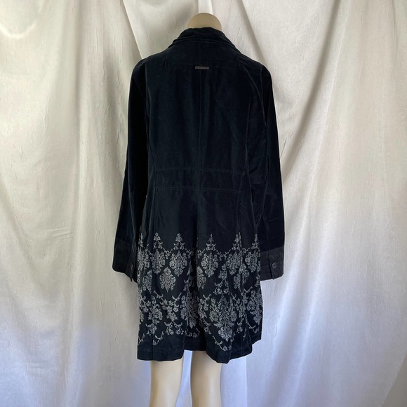 🚫SOLD🚫 VTG Y2K DKNY Jeans Black Velvet Long Coat w/ Pockets Grey Baroque - Picture 7 of 16
